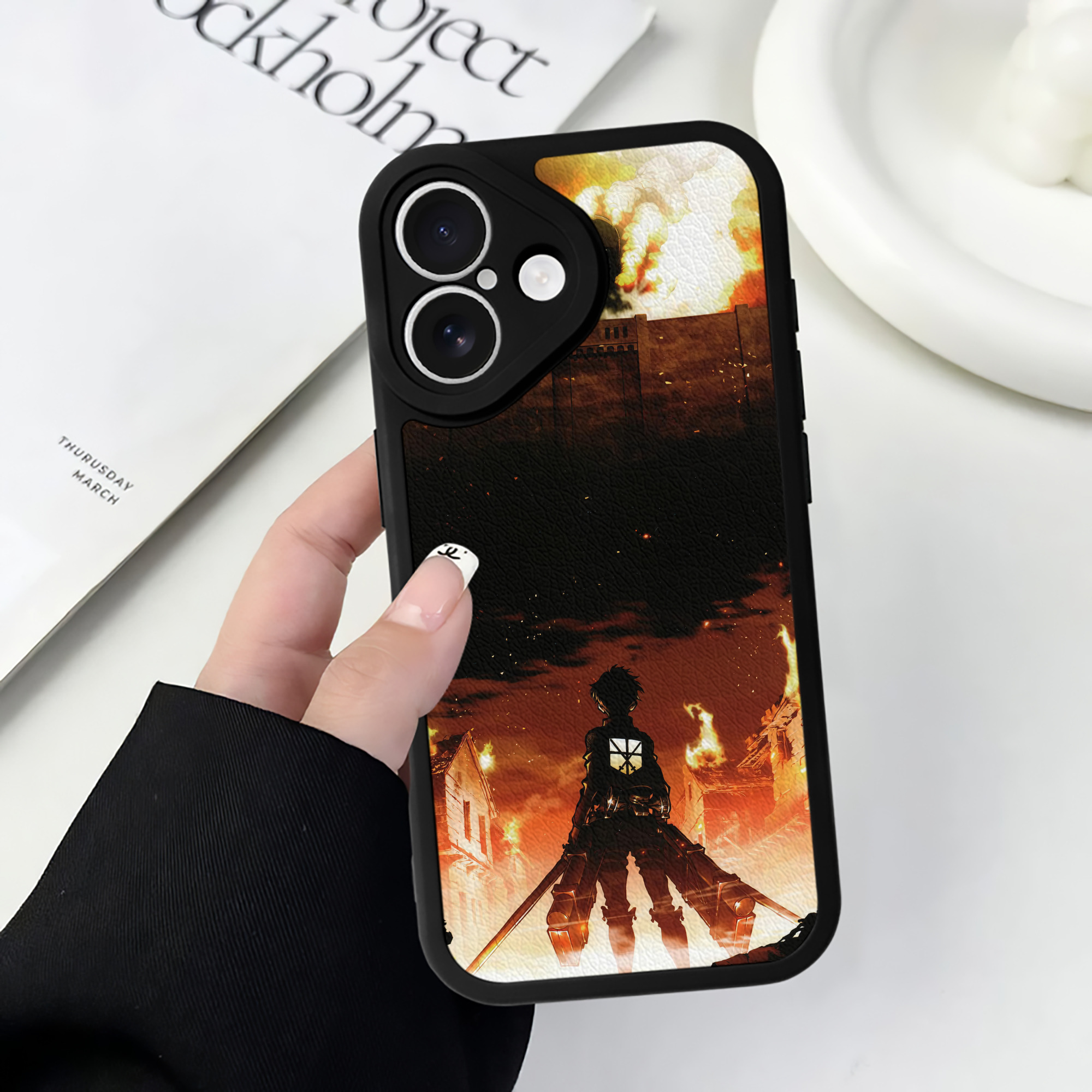 （画像用） 進撃の巨人 Attack on Titan 【iPhone 16シリーズ対応】シリコンスマホケース（レザー調） 材質：シリコン